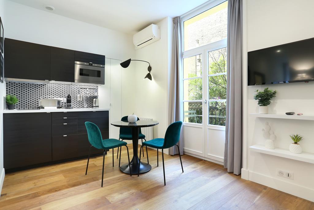 Rent A Room - Residence Blanche Paris Luaran gambar